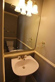 4 Bedroom House in Dover, DE (Photo 8 of 9)