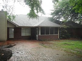 Beautiful All in 1 Home in Hinesville, GA (Photo 3 of 8)