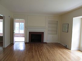 Beautiful  4 Bed Home in Iowa City, IA (Photo 6 of 7)