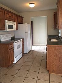 Beautiful  3 Bed Home in Junction City, KS (Photo 3 of 7)