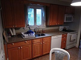 Beautiful  3 Bed Home in Old Orchard Beach, ME (Photo 3 of 4)