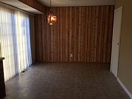 Lovely 3bed and 3bath Home in Florissant, MO (Photo 4 of 10)