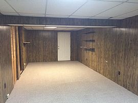 Lovely 3bed and 3bath Home in Florissant, MO (Photo 9 of 10)