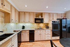 Cool Gated Community Home in Dallas, TX (Photo 7 of 11)