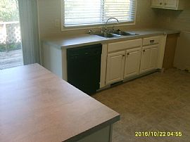 Beautiful  3 Bed Home in Bellevue, NE (Photo 3 of 6)