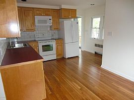 Enjoy The Best That Old Greenwich Has to Offer From This Adorab in Old Greenwich, CT (Photo 4 of 7)