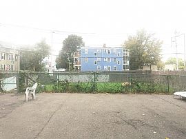 6 Bed, 1.5 Bath, 2000 Sqft, $1,500 in Boston, MA (Photo 6 of 9)