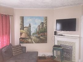 6 Bed, 1.5 Bath, 2000 Sqft, $1,500 in Boston, MA (Photo 7 of 9)