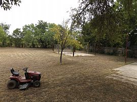 Country Home- Close to City in San Antonio, TX (Photo 11 of 11)