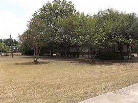 Country Home- Close to City in San Antonio, TX (Photo 3 of 11)