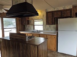 Country Home- Close to City in San Antonio, TX (Photo 4 of 11)