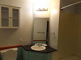 Country Home- Close to City in San Antonio, TX (Photo 6 of 11)