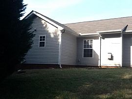  Located in a Quiet Cul-De-Sac Is a 3 Bedroom 2 Bath Ranch Home in Charlotte, NC (Photo 10 of 10)