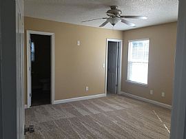  Located in a Quiet Cul-De-Sac Is a 3 Bedroom 2 Bath Ranch Home in Charlotte, NC (Photo 7 of 10)