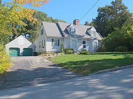 Wonderful 3 Bedroom 2 Bath Home in Classic on a Charming North  in Manchester, NH
