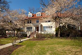 6bed Home on Dellwood Rd in Yonkers, NY (Photo 5 of 7)