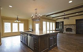 Beautiful 5bed Family Home in Broken Arrow, OK (Photo 4 of 9)