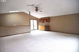  3bedroom House in Tigard, OR (Photo 3 of 5)