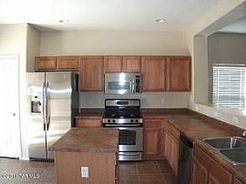 957 W Calle Valenciana, Sahuarita, Az 85629 in Sahuarita, AZ (Photo 5 of 12)