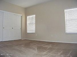 957 W Calle Valenciana, Sahuarita, Az 85629 in Sahuarita, AZ (Photo 8 of 12)