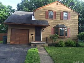  3 Bedroom/2 Bath Colonial in Charlotte Neighborhood with Great in Rochester, NY