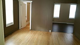 3 Beds 1 Bath 2,266 Sqft in Milwaukee, WI (Photo 4 of 11)