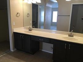 928 S Sailfish Dr, Gilbert, Az 85233 in Gilbert, AZ (Photo 4 of 8)