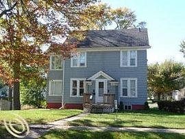 Nice 2 Bedroom Close to Mt. Clemens in Mount Clemens, MI (Photo 3 of 6)