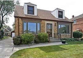 You Will Fall in Love with Its Lovely Interior in Chicago, IL