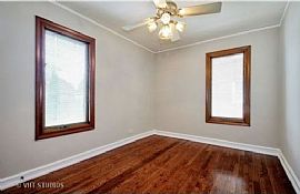 You Will Fall in Love with Its Lovely Interior in Chicago, IL (Photo 3 of 6)