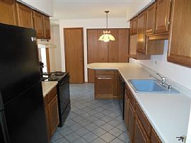 Sweet 1st Floor Condo Available - 2-Bedrooms + Den in Greenfield, WI