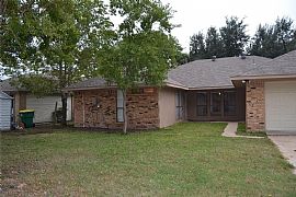 Fabulous 3bedroom and 2 Bath.Garland Isd School District in Rowlett, TX (Photo 11 of 11)