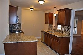 Fabulous 3bedroom and 2 Bath.Garland Isd School District in Rowlett, TX (Photo 6 of 11)