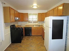 Available Now!! in Woodbridge, VA (Photo 3 of 10)