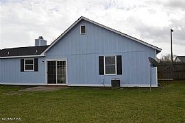 This 3 Bedroom, 2 Bath Home Has a Fresh New Face! New Paint Thr in Jacksonville, NC (Photo 8 of 8)