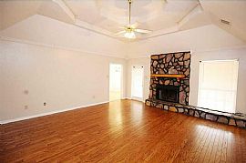  Great Corner Lot Home in South Bossier Just Minutes From Bafb. in Bossier City, LA (Photo 6 of 12)