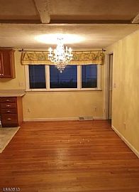 Located in Vernon Township, Nj.Well Maintained 2 Br Ranch in Hamburg, NJ (Photo 4 of 7)