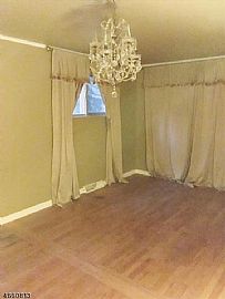 Located in Vernon Township, Nj.Well Maintained 2 Br Ranch in Hamburg, NJ (Photo 5 of 7)