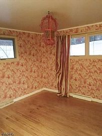 Located in Vernon Township, Nj.Well Maintained 2 Br Ranch in Hamburg, NJ (Photo 6 of 7)