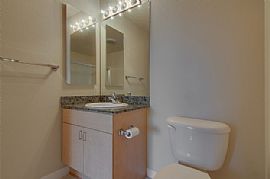 Live Where The People Are! 1bd/1ba !! in San Diego, CA (Photo 10 of 11)