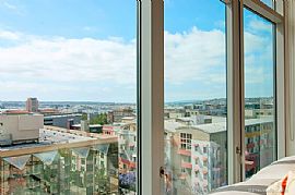 Live Where The People Are! 1bd/1ba !! in San Diego, CA (Photo 11 of 11)