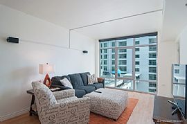 Live Where The People Are! 1bd/1ba !! in San Diego, CA (Photo 4 of 11)