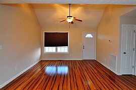 Open Layout Ranch Home W Bamboo Floors in Clarksville, TN (Photo 2 of 8)