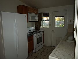 2010 S Amigo Ave Tucson, Az 85713 in Tucson, AZ (Photo 4 of 9)