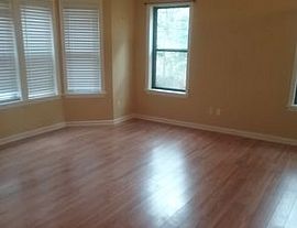 3 Bedrooms Apartment in Quiet Building in California, MD (Photo 2 of 5)