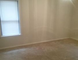 3 Bedrooms Apartment in Quiet Building in California, MD (Photo 4 of 5)