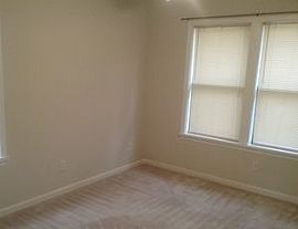 3 Bedrooms Apartment in Quiet Building in California, MD (Photo 5 of 5)