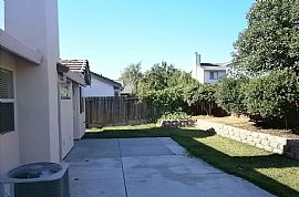 Gorgeous Home! 3 Beds 2 Baths 1,417 Sqft in Sacramento, CA (Photo 10 of 11)