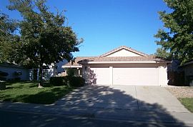 Gorgeous Home! 3 Beds 2 Baths 1,417 Sqft in Sacramento, CA (Photo 11 of 11)
