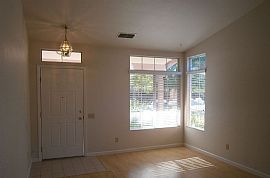 Gorgeous Home! 3 Beds 2 Baths 1,417 Sqft in Sacramento, CA (Photo 3 of 11)